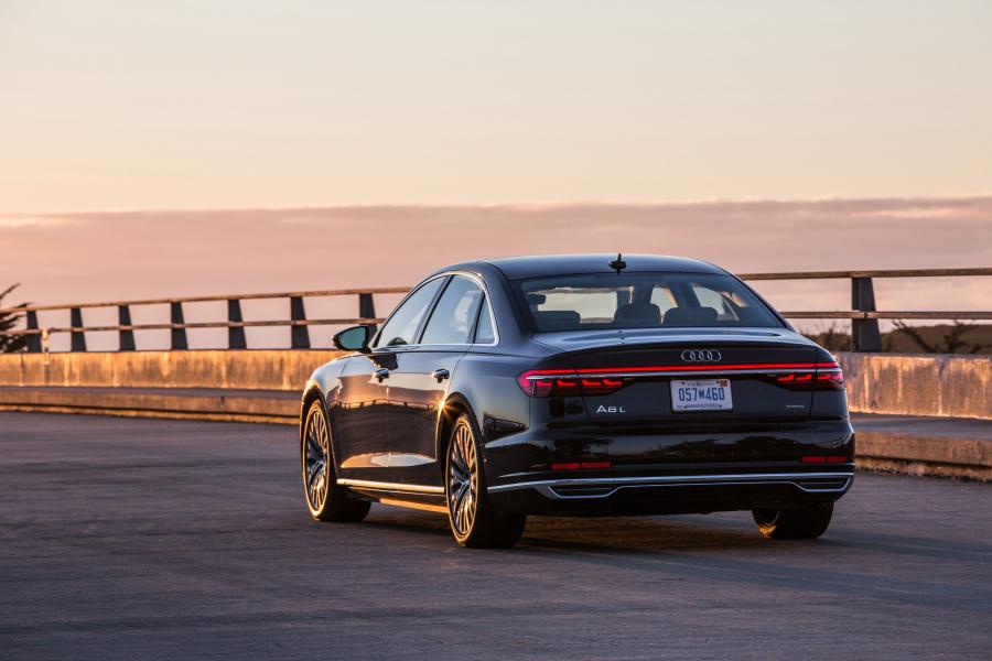  Audi A8 L 3.0 TFSI Quattro (D5) 2018 года  (NA) (фото 13 из 40)